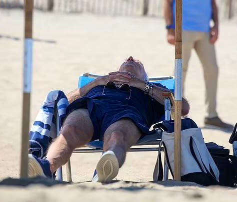 This photo sickens me.

The image that Americas Elites are sending to the rest of the world is we are a tired, old, diseased, defeated people. 

And terminally, irredeemably corrupt. 

We must prove them wrong.