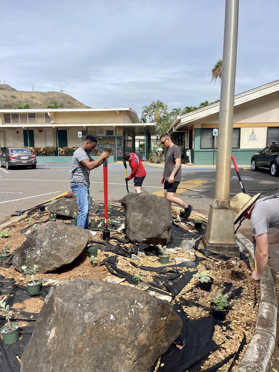 MWSS-174 is proud to work with ‘Aikahi Elementary <a href="/aikahielem/">Aikahi Elementary</a>. Marines gathered last Saturday to improve the school grounds. The Gryphons look forward to working with students in working towards the Gryphon ideals of leading with character, doing your best and working as a team.
