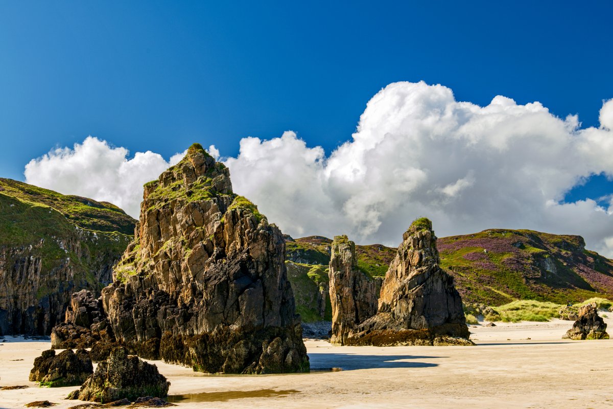 Scottish_Banner's tweet photo. Sea Stacks at #GarryBeach,#IsleofLewis.
You can read about some of #Scotland's top #beaches in the August issue of the #ScottishBanner.
π·: Mik Coia
#Hebrides #Scotland #ScottishBanner #LoveScotland #ScotlandIsCalling #VisitScotland #BeautifulScotland #OuterHebrides #VisitLewis https://t.co/3OURaViwu8