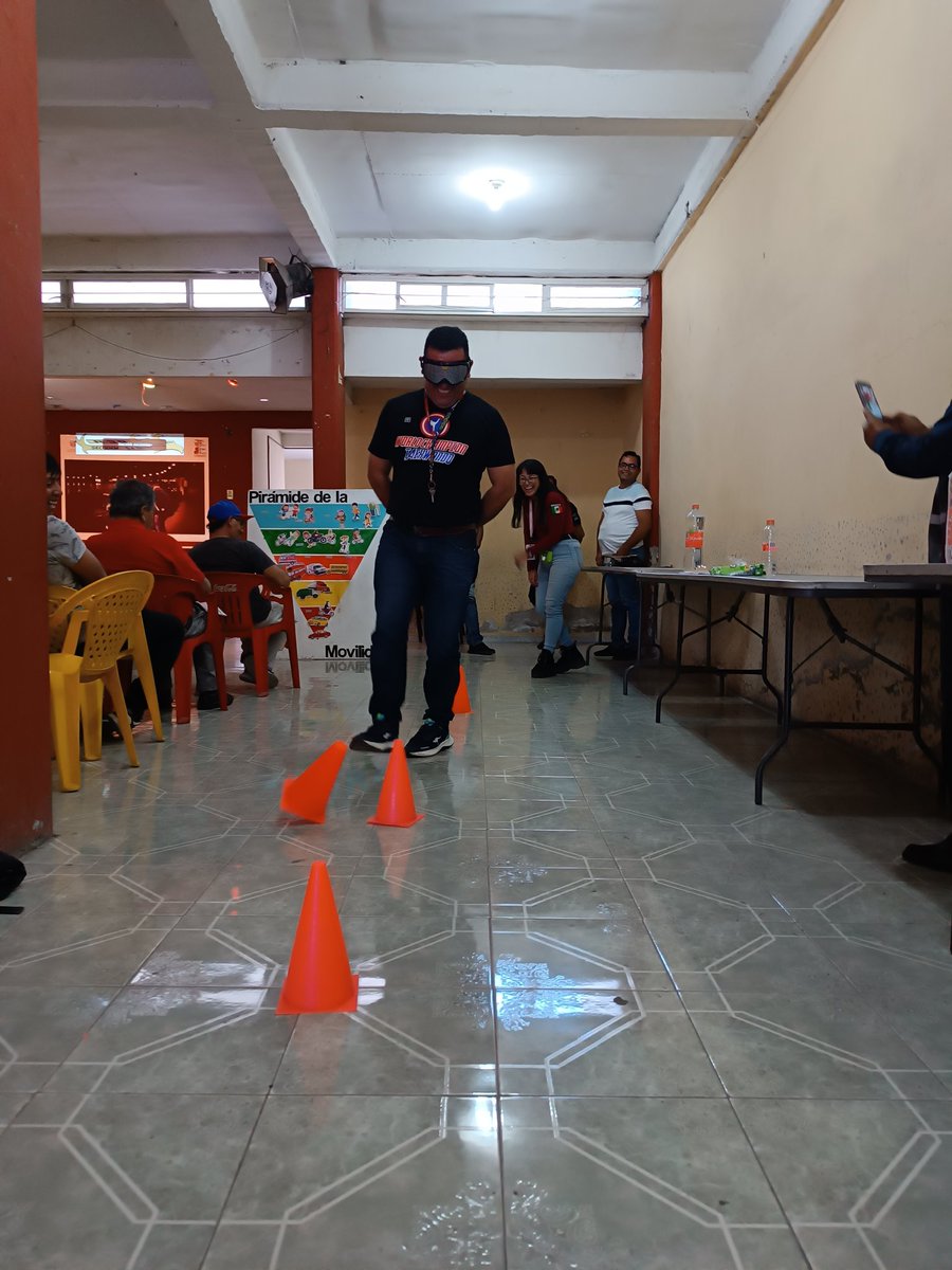 Esta tarde, impartimos a nuestros compañeros de la Ruta 38 cursos dirigidos a operadores de transporte público, con el propósito de ofrecer un mejor servicio a los pasajeros de este #MunicipioConValores.