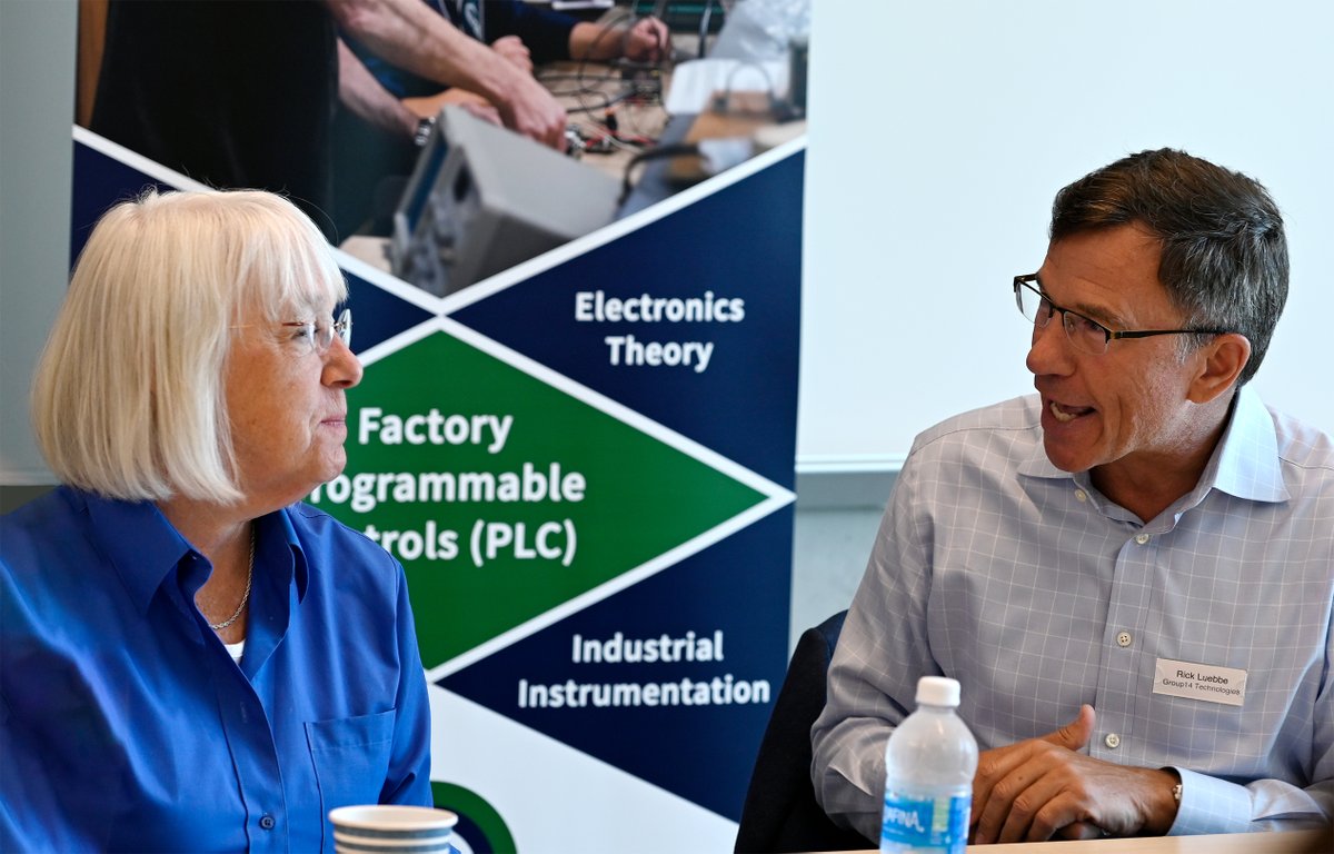 Group14Tech's tweet photo. We’re honored to have joined Senator @PattyMurray and our community partners at Moses Lake for a roundtable on how investments by companies like Group14 are bringing career opportunities to the local workforce and community. Press release w/ more details: https://t.co/Q3pNNGufmW https://t.co/DLOL8KBkzT