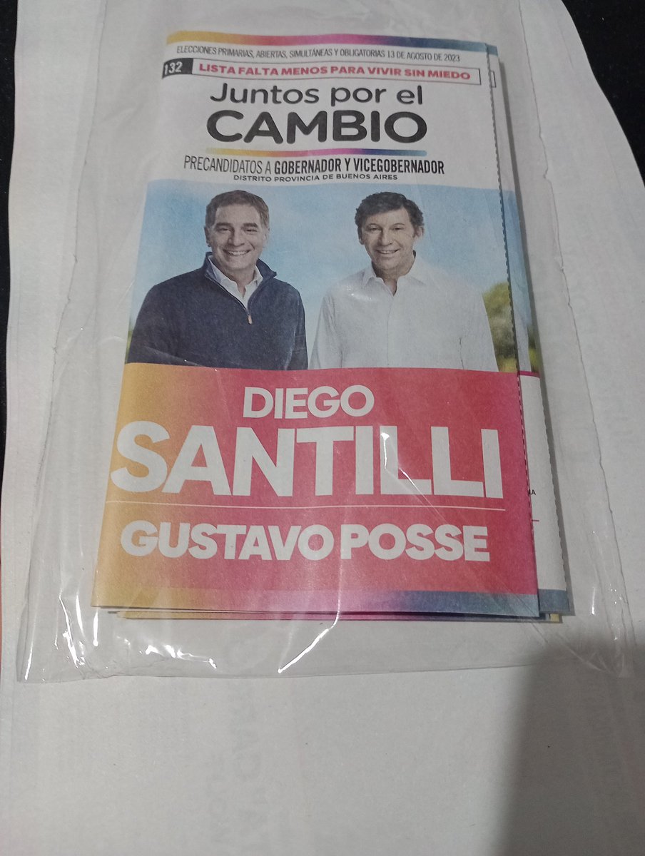 PeroniaW's tweet photo. @KBanfi @AZappullaOk @sampasilvina @PatoBullrich @SandraParisYA En Morón están escondiendo a Larreta, de un lado Santilli y del otro Ugartemendia, el candidato local. Parece que Larreta es un lastre https://t.co/U1Vx8oJbW0