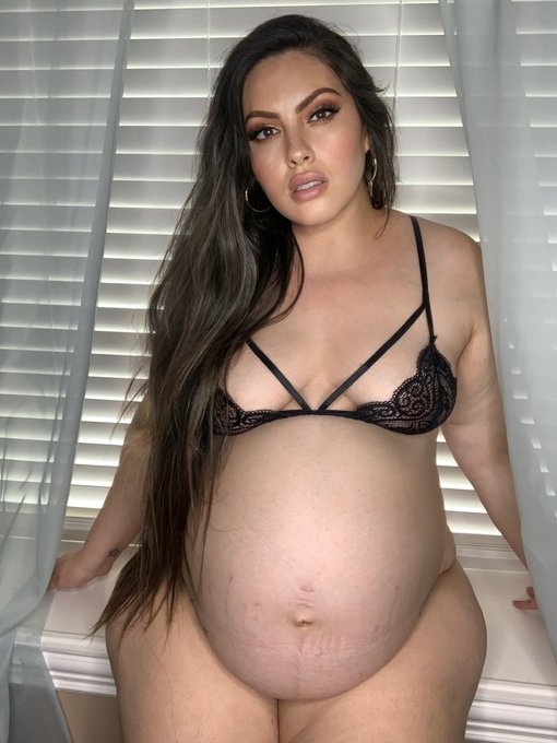 PREGNANT AF 🤰🏻😮&zwj;💨 pregnancy content posted on BOTH EXCLUSIVE ONLYFANS! Fetish &amp; regular 🤰🏻💕 https://t<a href="/tag/natural"class="tags"><span>#natural</span></a><a href="/tag/organic"class="tags"><span>#organic</span></a><a href="/tag/bellamkay"class="tags"><span>#bellamkay</span></a><a href="/tag/selenaloca"class="tags"><span>#selenaloca</span></a>