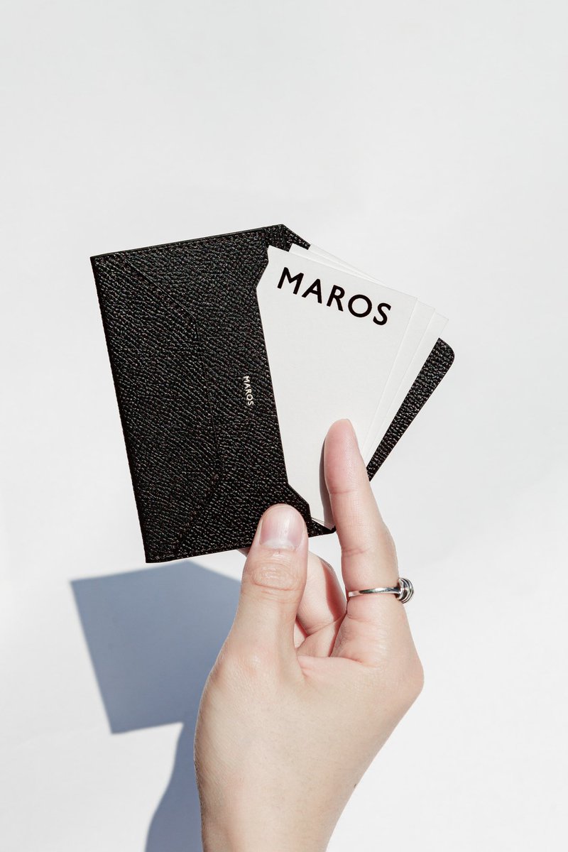 ilwil_official's tweet photo. NEW BRAND IN...“MAROS”

ギフトにもオススメ🎁

＜about MAROS＞
それは、職人技術のリノベーション。
現代のライフスタイルに溶け込む形態を
職人自身とともにつくり出すブランド。

#ilwil #ウィル #maros #伝統 #プレゼント #財布
#名刺入れ https://t.co/MuIO82KEel