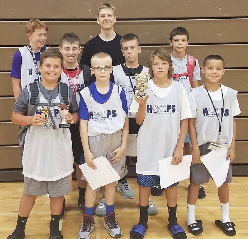 CoachCG6's tweet photo. Heck of an 8 year run at @pamdbballcamp - Dallas finally got the team chip been waiting on. Great camp-almost all the best local guys have attended at some point.  

Last summer of hoops… bittersweet for Dad.  Lotta memories- old pics 😂 
#timesflying https://t.co/hy2BU9VIq5