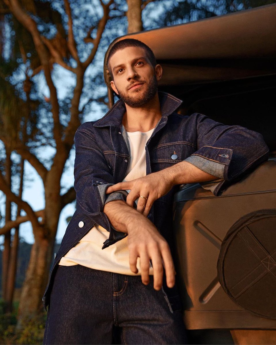 chaydaily's tweet photo. Chay Suede para a campanha de Dia dos Pais da Hering. https://t.co/AVHc2Enoz4
