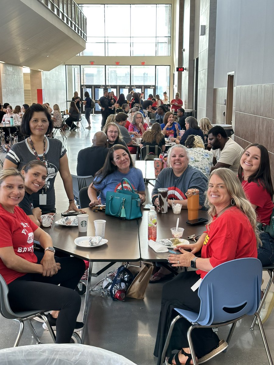 Mrs. McCullough tweet media