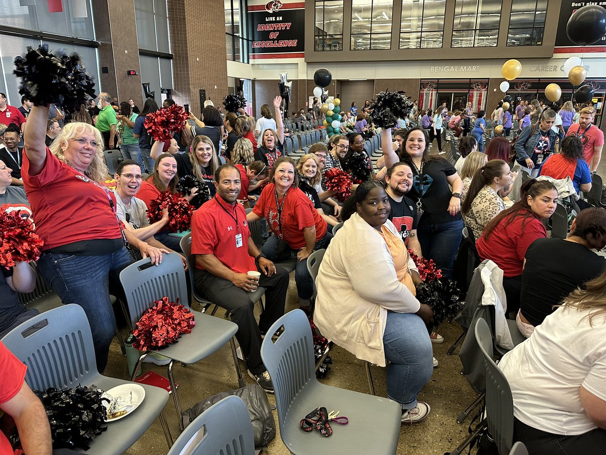 Mrs. McCullough tweet media