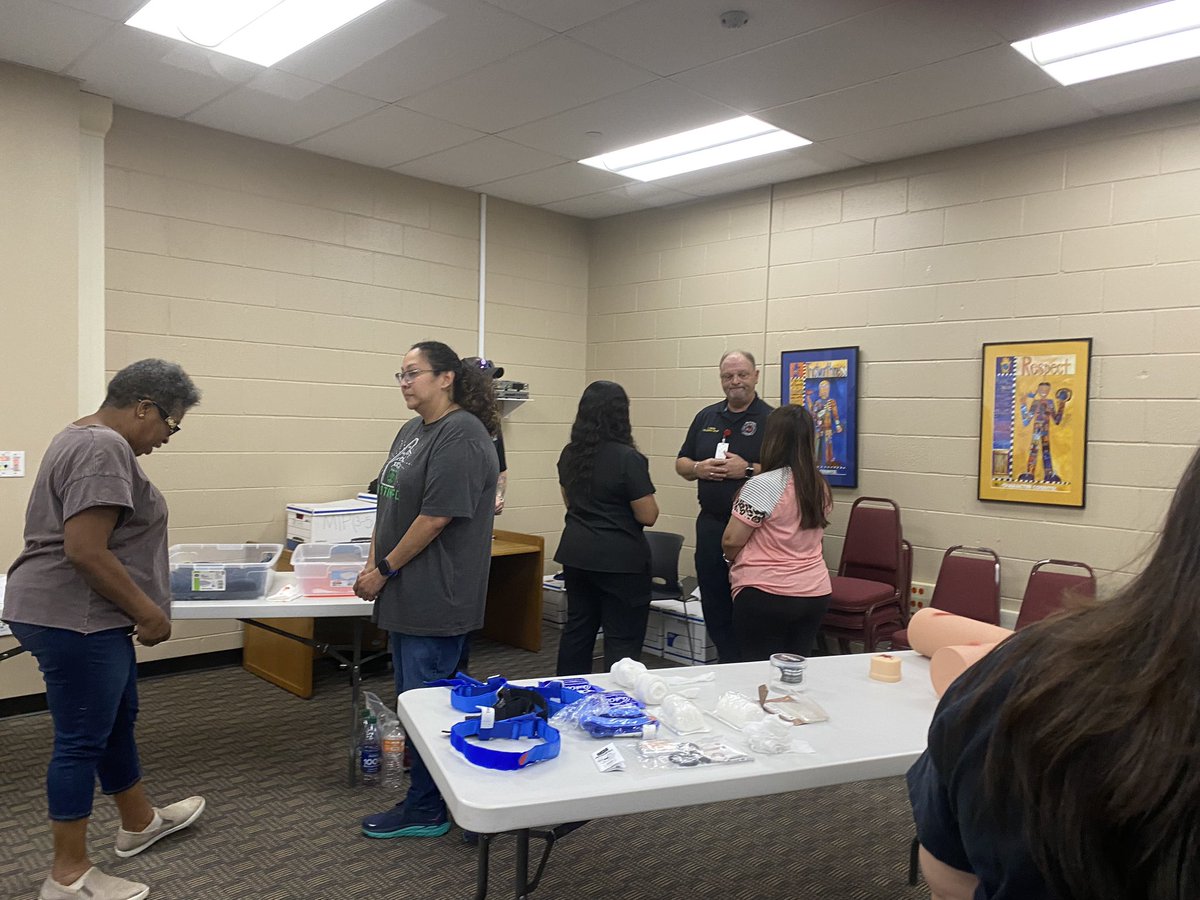 ESD 12 working with Manor ISD Health and Wellness team on splinting, Narcan, and stop the bleeding hands on training. What an amazing collaborative.