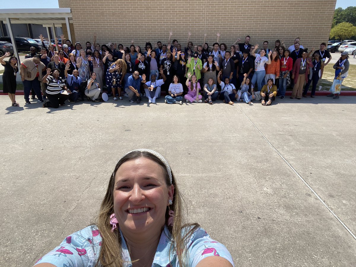 NewmanKaileigh's tweet photo. Flamboyant flamingo photo- we look good!! 🦩

We continue to grow thanks to the leaders @AldineISD who believe art is a necessity not a luxury! 

Give me 🖐🏻y’all!  District of Distinction 5 consecutive years in a row!! 

@drgoffney @adbustil @JVillarrealAISD @DrFavy @TAEAregion4 https://t.co/cvxmKu5Ih3
