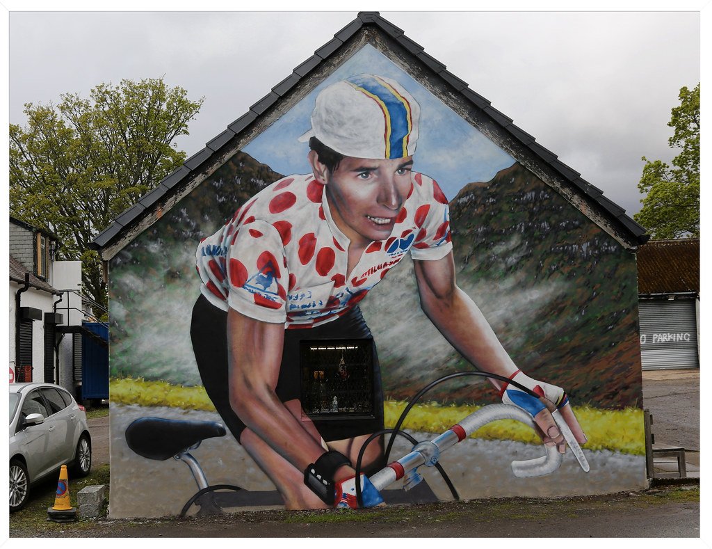 Everybody. Pros, amateurs, fans or randomly passing  near the Crow Road climb on the Glasgow Worlds race route ? Stop, take a selfie and post it up here. Sometime next week you might even see me doing the same. 🤟