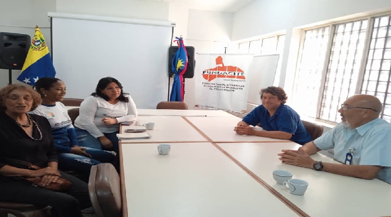 Fortalecen procesos de formación e investigación en Falcón

#GoogleCensuraAlPueblo  

vtv.gob.ve/fortalecen-pro…