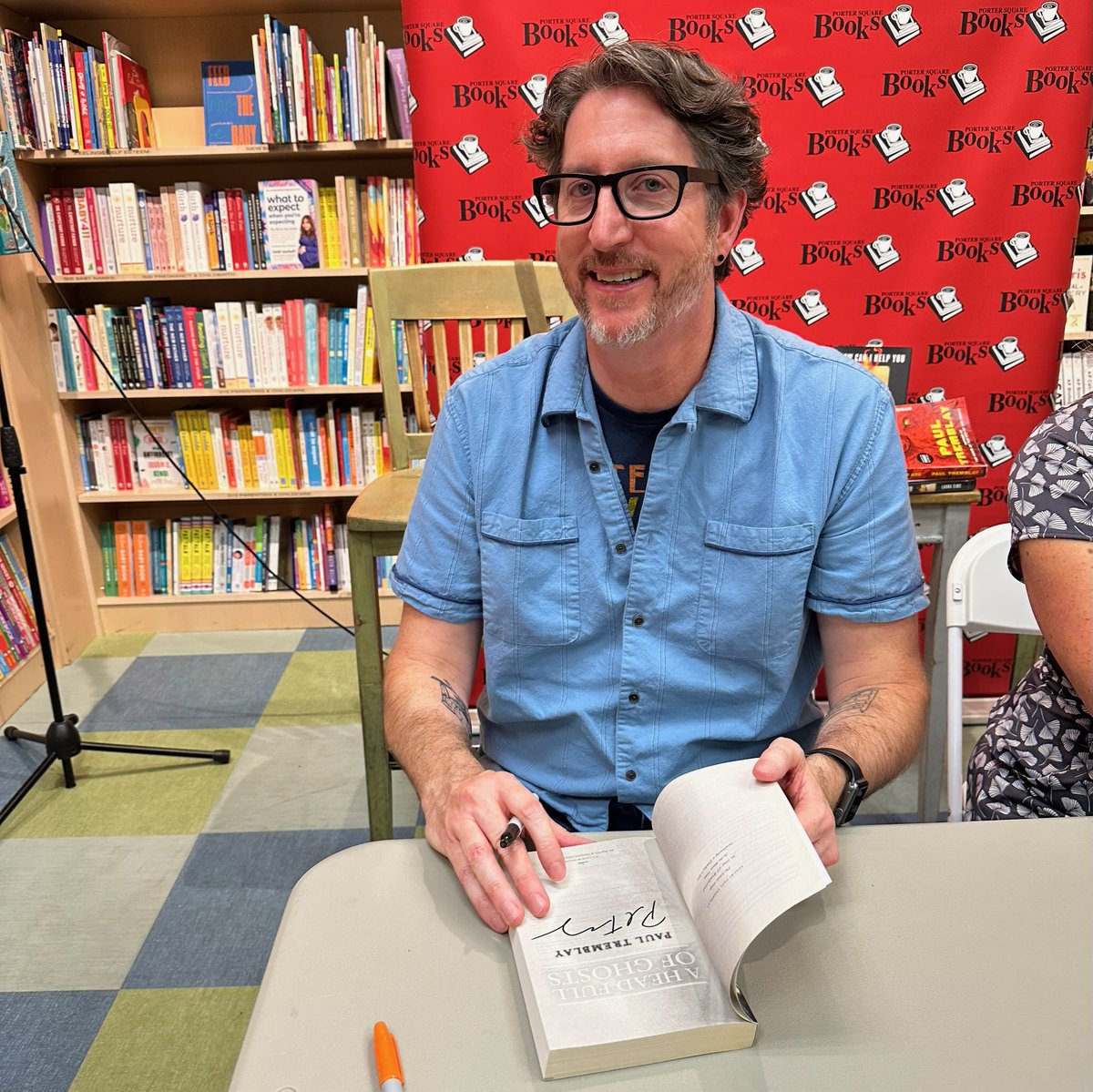 BookCougars's tweet photo. Fantastic event at @PorterSqBooks in Cambridge, MA with @ljsims50 and @paulGtremblay.
There most recent books are HOW CAN I HELP YOU and THE BEAST YOU ARE.
#bookcougars #bookcougarsontheprowl #authorevent #independentbookstore #portersquarebooks #Cambridge #Massachusetts https://t.co/NRw0UWo33y