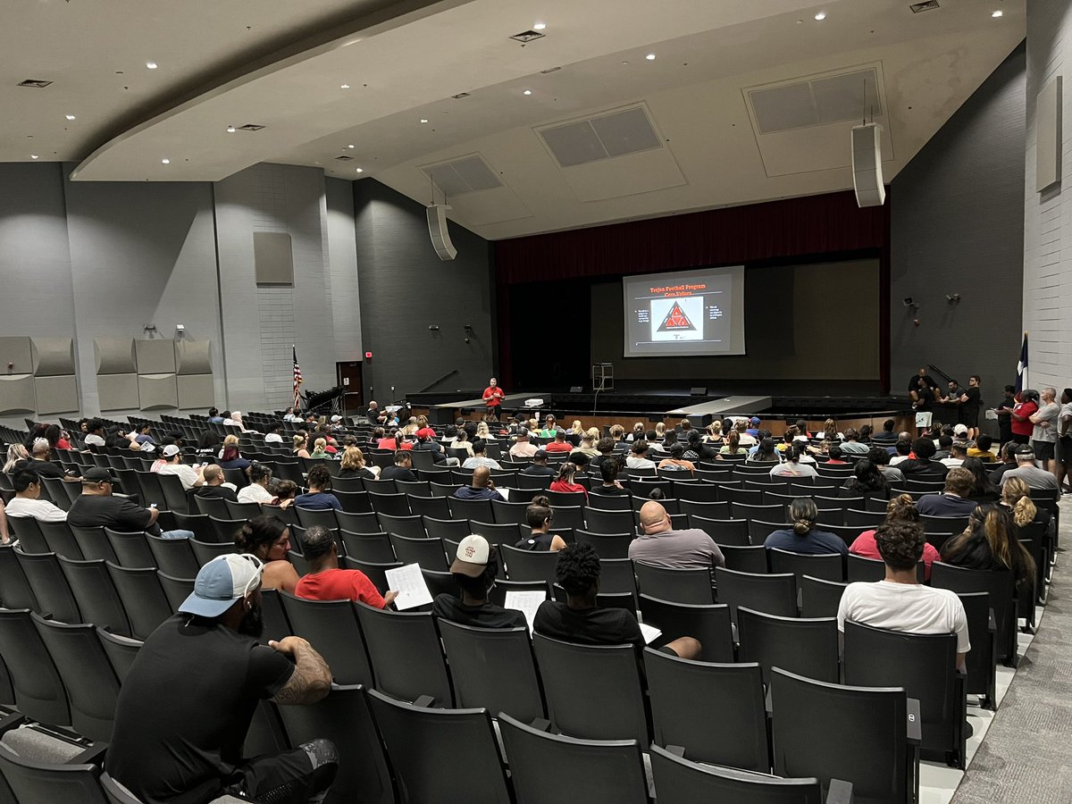 IAR2_Football's tweet photo. Great Turnout tonight for our parent meeting.  Thank you to all that came out.  Remember equipment checkout for 11th and 12th grade is tomorrow at 5pm and 10th grade Friday same time #TrojanDNA https://t.co/GgYStZJnw6