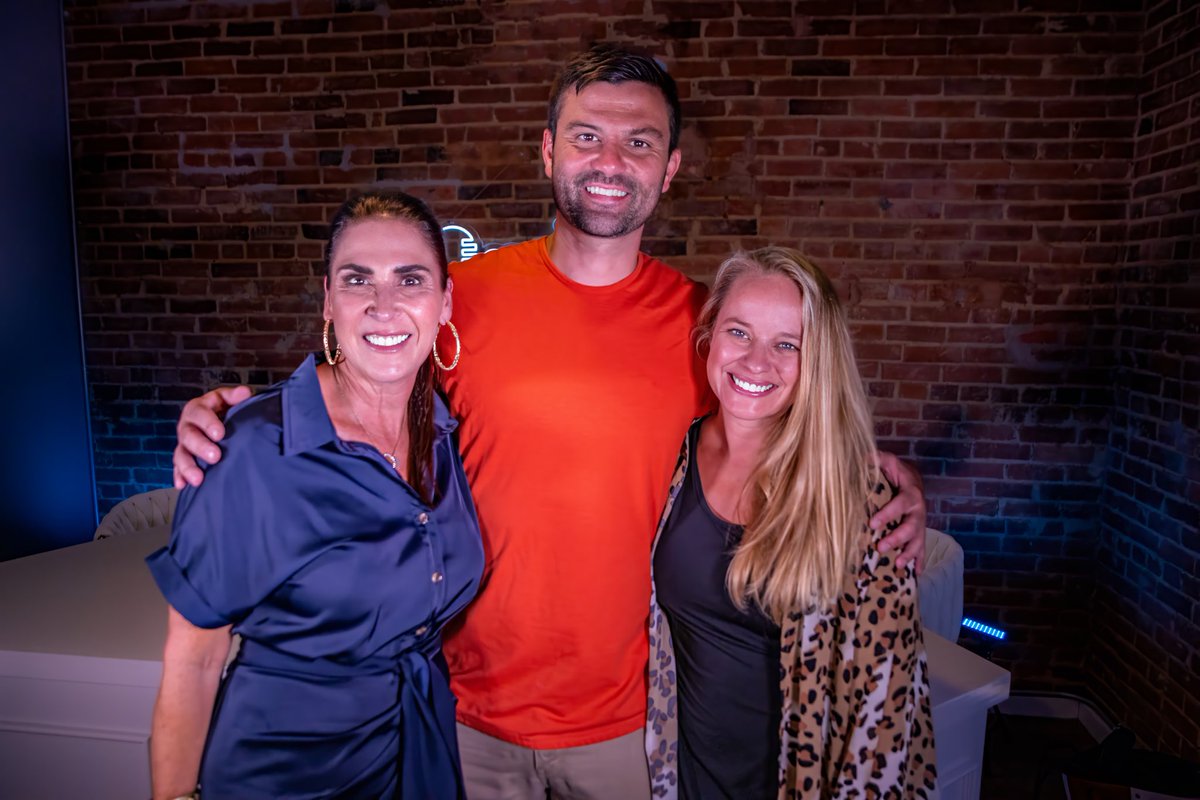 TheMomGamePod's tweet photo. We’re just gonna leave this here and let y’all know this weeks Mom Game is gonna be great! Hope you’ll tune in….
#themomgame #dfwsports #workinsports #dfwradio #danandjake #momlife #dadlife https://t.co/zBGq4CmRYA