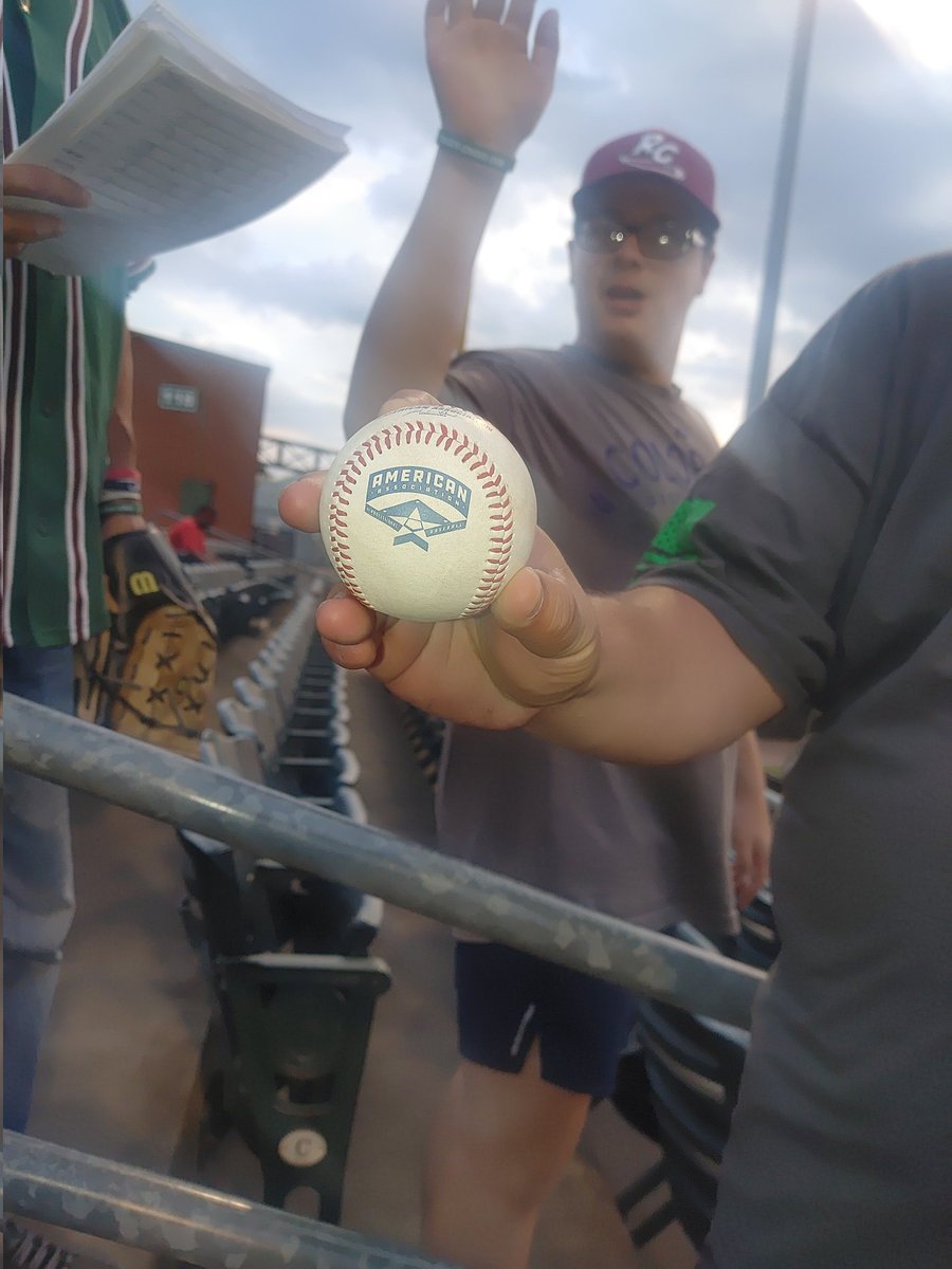 Last night was all Jabari as the <a href="/canaries/">Sioux Falls Canaries</a>  DH hit 2 homers and 7 RBI in a 11-0 win against our <a href="/railcats/">Gary SouthShore RailCats</a> <a href="/AA_Baseball/">American Association</a>