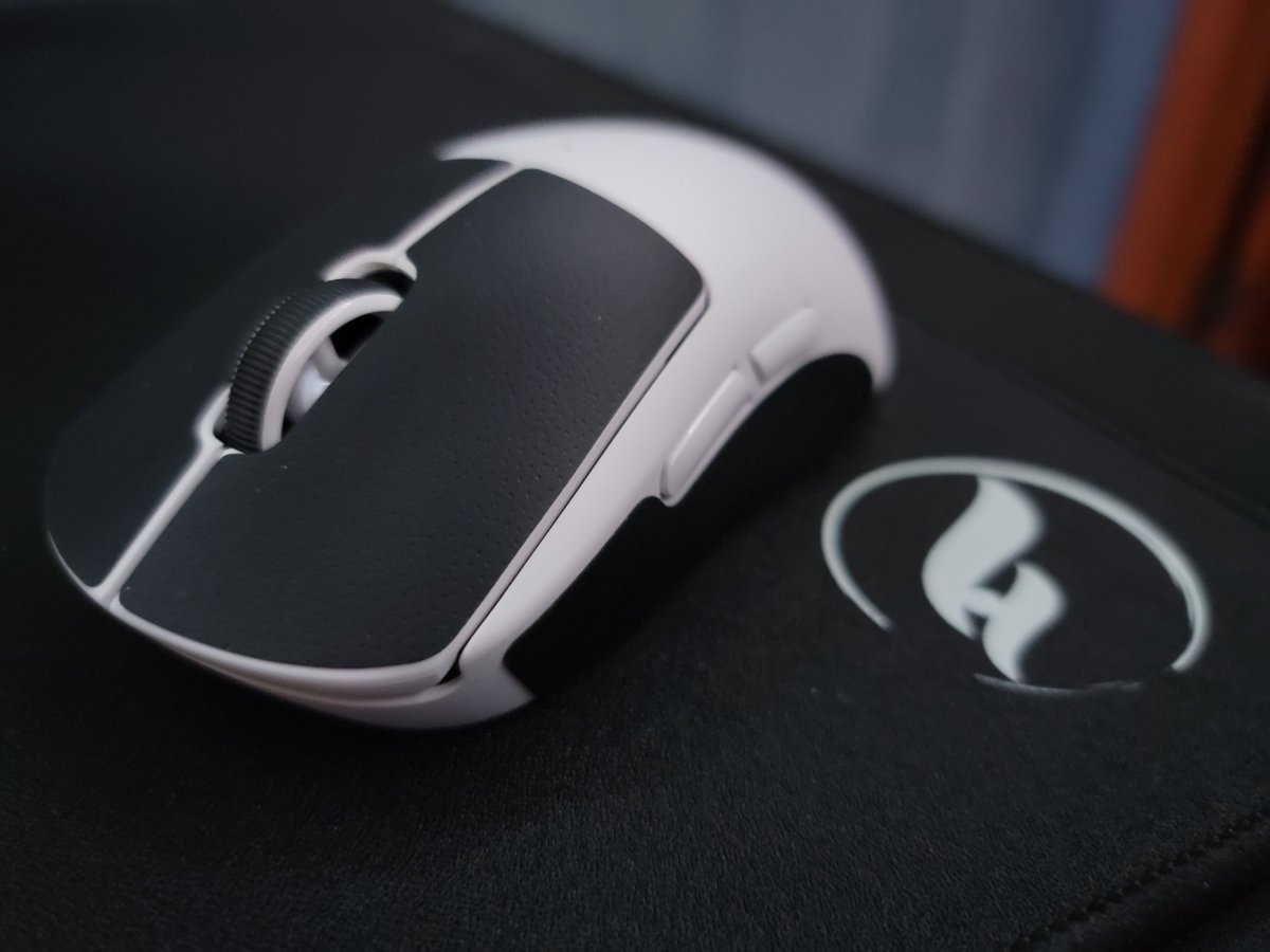 gregb0i's tweet photo. Time to see the hype
#LogitechGProXSuperlight https://t.co/Y3Fk6UFTIg