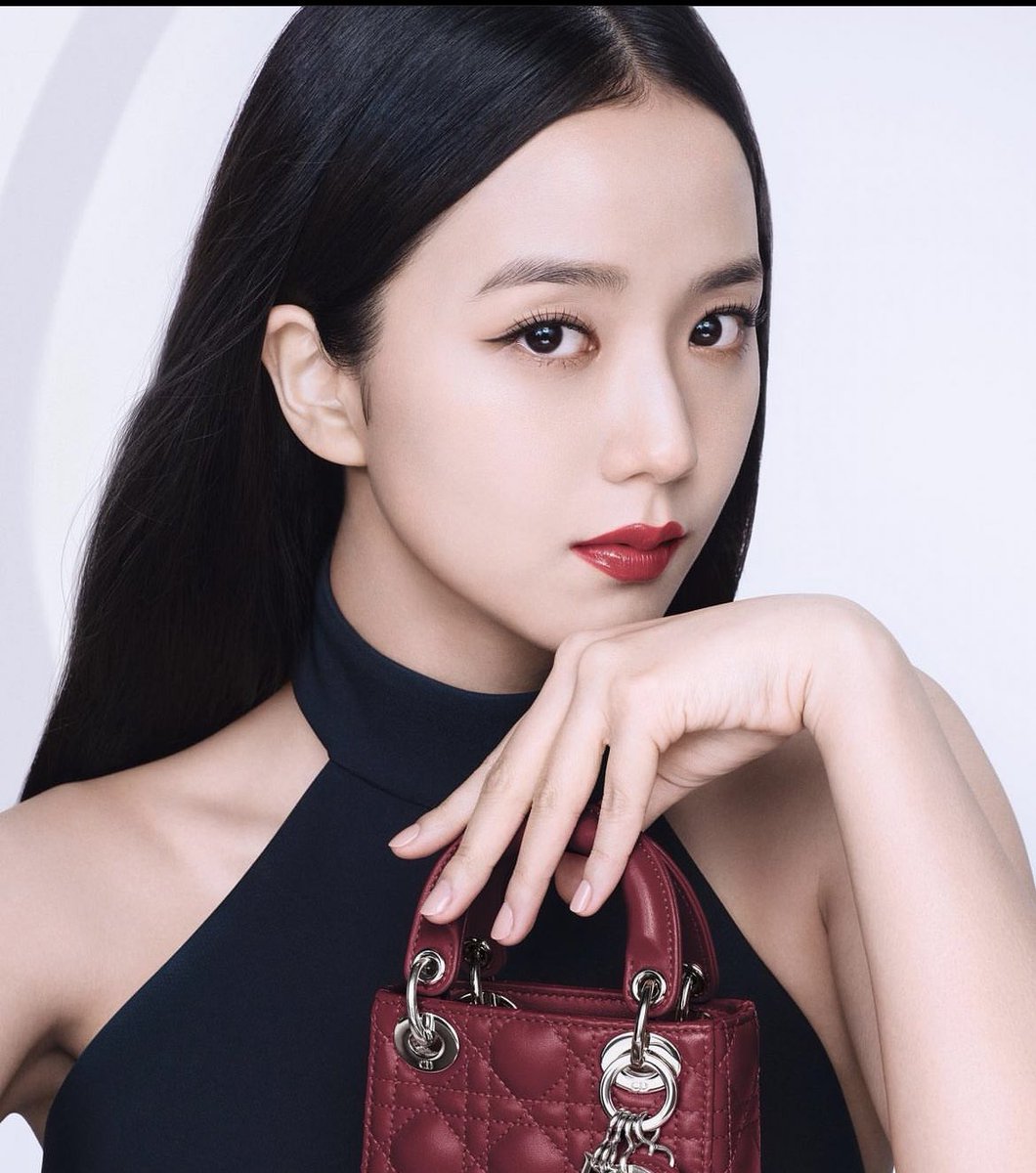 QGdoPOP's tweet photo. 🚨 JISOO do BLACKPINK e o ator Ahn Bo-hyun estão namorando, afirma Dispatch. https://t.co/runLNjp7S4