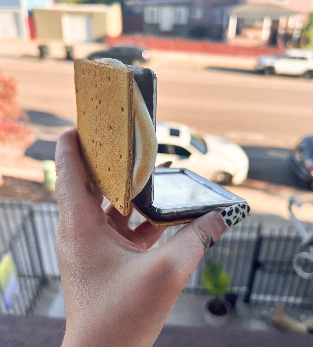 PudgyMade's tweet photo. Excuse the ink on my hand but I just made a s’mores compact mirror lol 😭❤️ https://t.co/cSgiCVmLpu