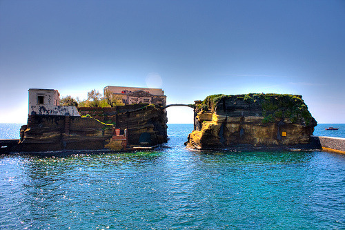 AceWeekly's tweet photo. Gaiola Bridge, Naples, Italy #GaiolaBridge #Naples #Italy https://t.co/fGMOjaiLYf https://t.co/LY7sQat8yJ
