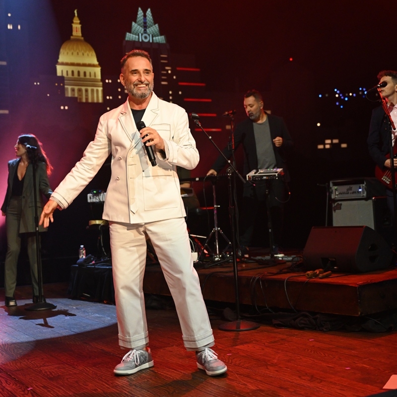 ¡Qué noche tan increíble! We were thrilled to host the wonderful <a href="/drexlerjorge/">Jorge Drexler</a> this week. His performance will be part of the 49th season of Austin City Limits premiering this fall on <a href="/PBS/">PBS</a>. Did you catch the live stream? (IYKYK)
#austincitylimits #acltv #austin #atx