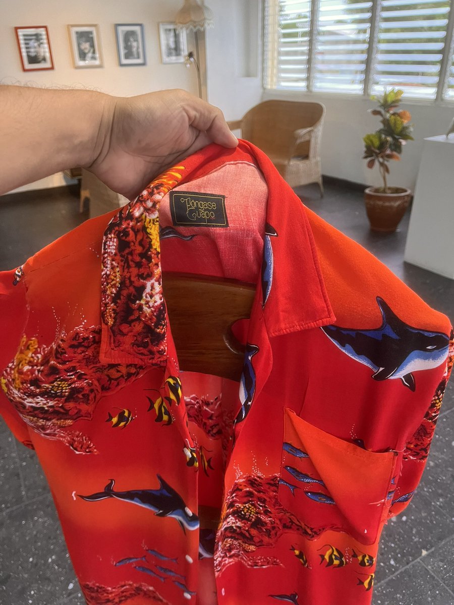 pongaseguapo's tweet photo. Alguna vez en Chicago mezclé un pantalón formal con una camisa de playa, hasta rematé con sombrero vaquero. Aprendí que ese campechaneo de estilos hizo que me sintiera guapo. 😎 #fashion #recycle #recyclefashion #vintage #vintagestyle #recycleclothes #vintageman https://t.co/gmte4sxhTw