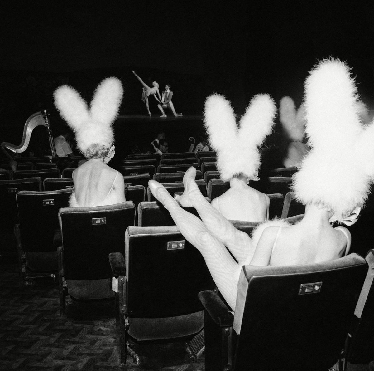 “Bunny-eared  Rockettes relax during a rehearsal of the current Easter show at New  York’s Radio City Music Hall” by Anthony Camerano, 1966 - via x

#happyeaster
#bwphotography
#1960s
#60s
#retro
#vintage
#NewYork 
#retronewyork
#showgirls
#vintageburlesque
#easter
#easterbunny