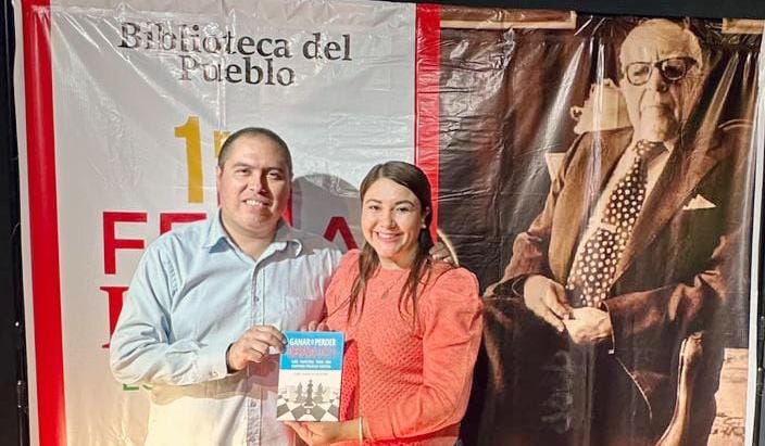 EN LA I FERIA DEL LIBRO LUIS ALBERTO SÁNCHEZ

Con la Dra. Rut Huaman Abogada y politica quien ya tiene la nueva edición de mi libro GANAR O PERDER DEPENDE DE TI "Guía Práctica para una Campaña Política Exitosa”
#marketingpolitico #compol
#comunicacionpolitica #campañaspoliticas