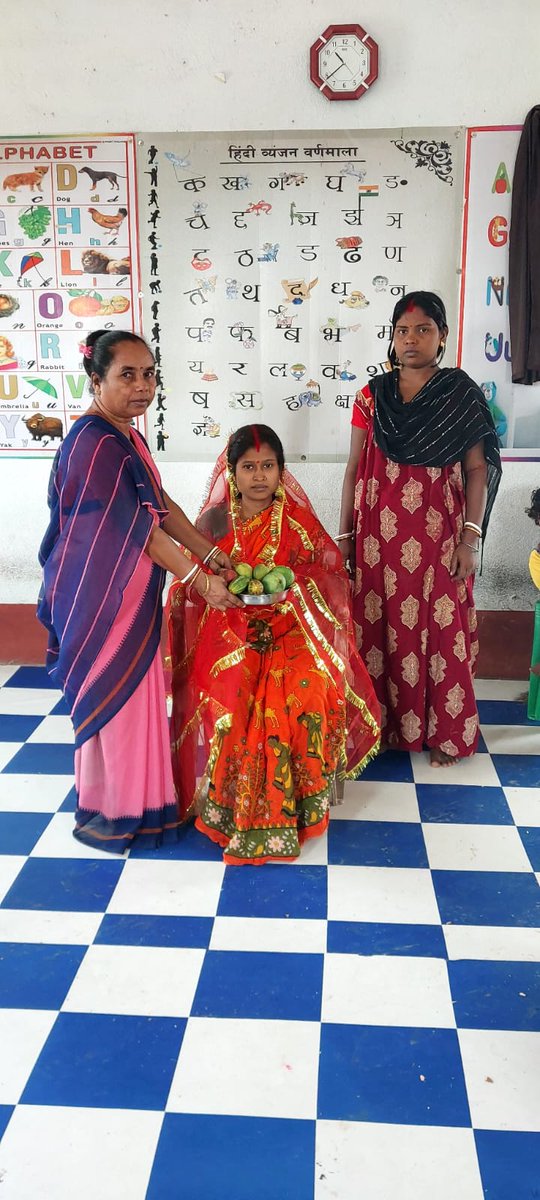 CdpoNala's tweet photo. विश्व स्तनपान सप्ताह के अवसर पर पाकुड जिले के पाकुड सदर परियोजना मे गर्भवती माताओ की गोदभराई की गई।माताओ को स्तनपान के महत्व के बारे मे बताया गया। https://t.co/VQJzkjiQrp