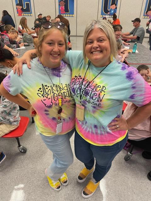 Part of the best Kindergarten team ever! <a href="/TiaHall4200/">Tia Hall</a>  🦁❤️💛❤️💛
