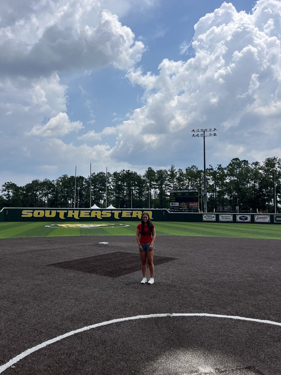 breelyncain11's tweet photo. Very thankful to Coach Fremin for hosting me today and extending an offer to play for @LionUpSoftball #LionUp @WLsoftball1 @HotshotsLawson #bangbang https://t.co/RLf8qj62GM