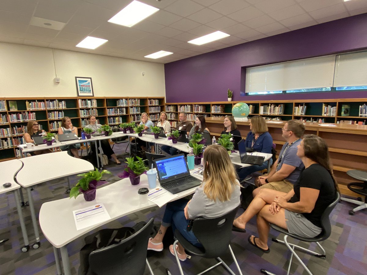 Larissa_Ortiz21's tweet photo. Connecting with our newest Jag staff is the highlight of my week so far. Welcome to the Jag family! @cevmsjags
#ConnectingForSuccess🧩 https://t.co/cNXiBaCubW