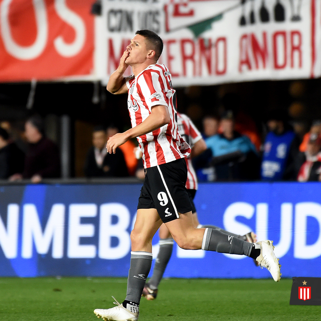 EdelpOficial's tweet photo. El 𝟵 ya facturó 🫢. ¡Eterno amor! ❤️ https://t.co/GSAx9vGu2a