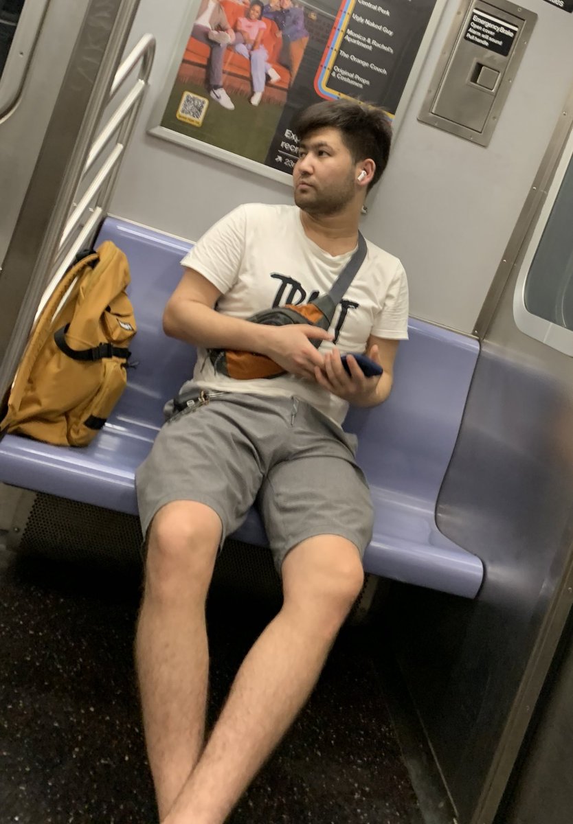 packer1592's tweet photo. bulge check🔥👀 #gay #gaynyc #gaysubway #gaystraight #gaydad #gaydadandson #gaycryising #gaypackage #gaybulgespotting #gaybulge #gayalter https://t.co/gpzKyiTUE1