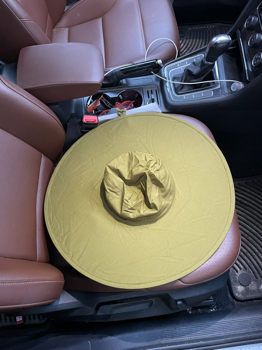 _beancounting's tweet photo. Look at how big this hat is. I love it https://t.co/q8drOY3m3j