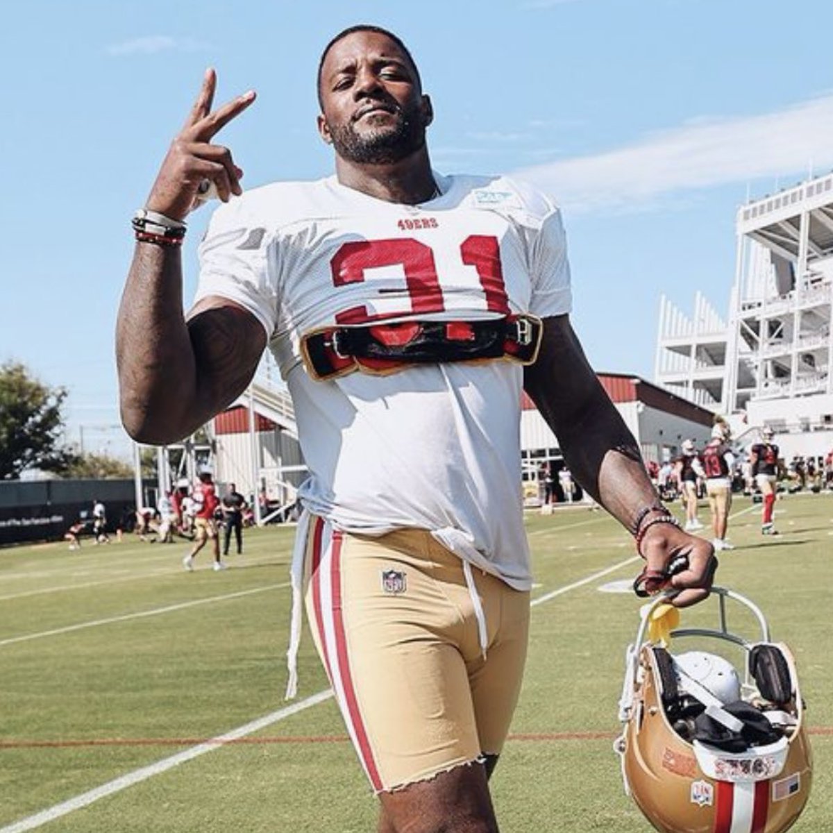 49er_edits's tweet image. How many interceptions will the ball-hawk FS Tashaun Gipson get this season? Over or Under 5? (He had 5 last season). #49ers #FTTB #TGip