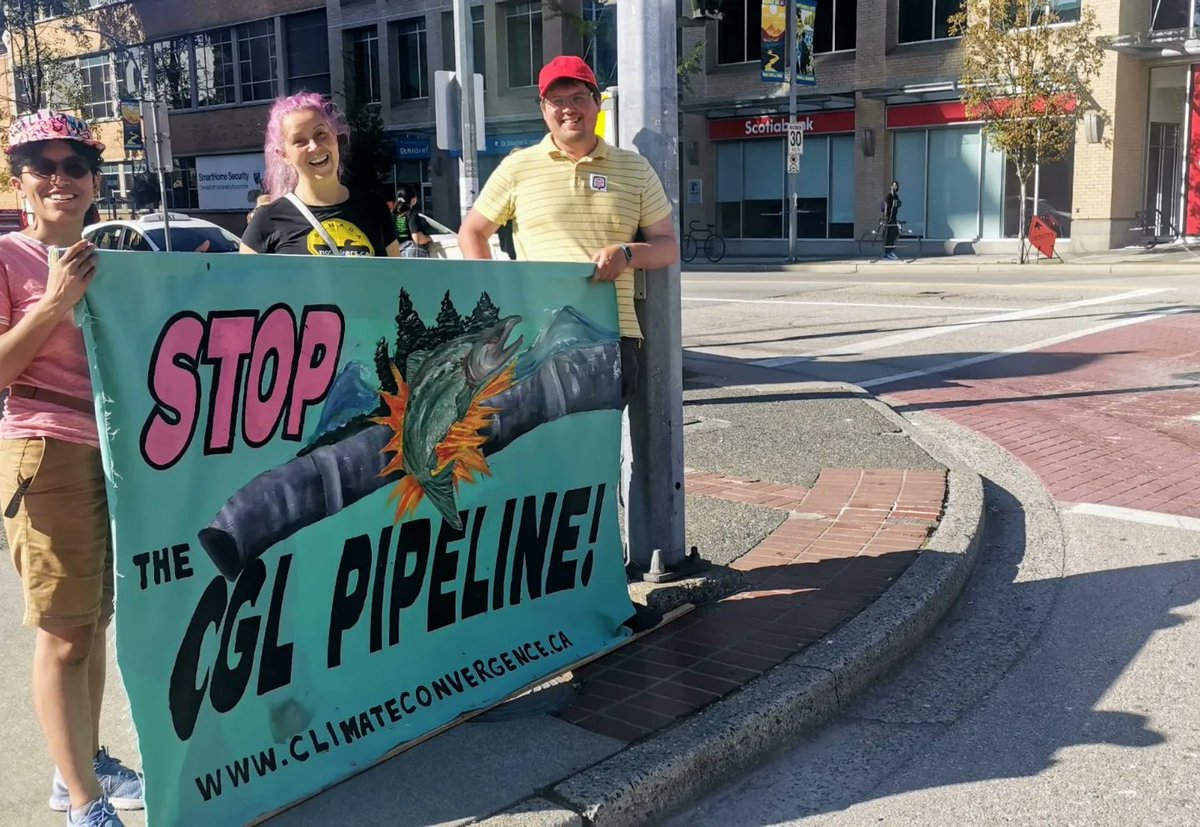 climate604's tweet photo. Great support & tons of honks at Aug. 1 Climate Convergence intersection & Decolonial Solidarity Adopt-a-branch action @ RBC bank in #newwest against TMX + CGL Pipelines
#systemchangenotclimatechange! #vanpoli #cdnpoli #bcpoli #NoCGL #noTMX #ClimateEmergency #ClimateJustice https://t.co/ZR1o1aQl0T