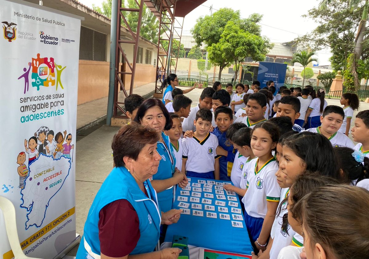 Salud_Guayas's tweet photo. #Samborondón |Profesionales de @Salud_Ec realizan asesorías en la institución educativa #ElíasYúnez dirigida a niños y adolescentes, abordando temas de #SaludSexualyReproductiva #AlimentaciónSaludable y  #ViolenciaDeGénero. https://t.co/VRPYMWcYVx