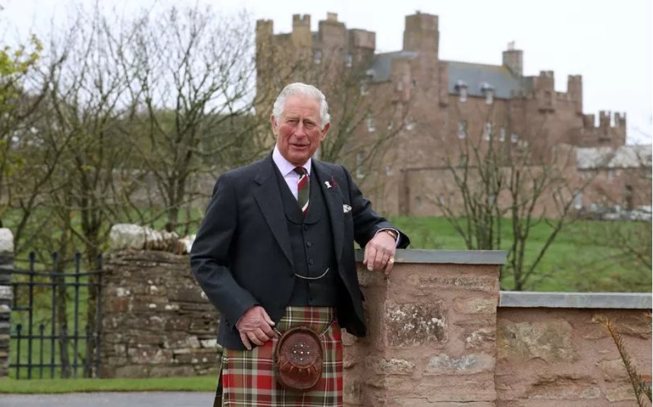 nomoremonarchs's tweet photo. "Colour prejudiced"
"King" Charles Windsor runs the #CastleOfMey as a shrine to his racist grandmother (called "the queen mother"). After being #trainedfrombirth by her, he called her a "wonderful example of fun..& exquisite taste...an inspiration".
#RacistRoyalFamily #NotMyKing https://t.co/FRz8p4aGOW