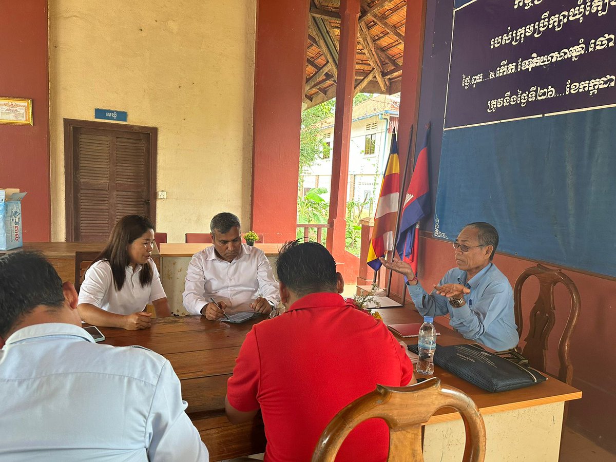 ShakeelMohmandK's tweet photo. Pleased to meet communities &amp; Commune Council to learn about #IDpoor program which facilitates access of eligible households to cash transfers. @UNDPCambodia is a proud partner of the Ministry of Planning🇰🇭 &amp; works with other partners to enhance access to social protection #SDGs https://t.co/uyhO8GptDA
