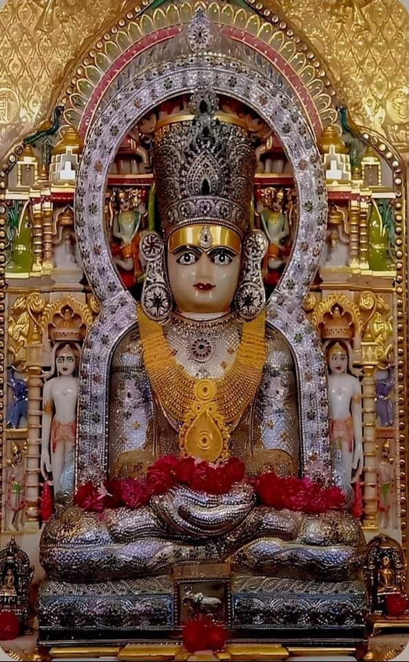 galabhupesh's tweet photo. @pallavict @FltLtAnoopVerma @Dev_Fadnavis @paakittadnya @Sonalimumbai1 @mayursejpal @WranglerPranjpe @swanandgangal @AmeetSatam @ShelarAshish @impuni 🪔તુજ ધ્યાન તુજ ચિંતન વિનાનું મનન સર્વ અસાર છે!
🪔ગુણગાન ગુણકીર્તન વિનાના વચન સર્વ અસાર છે!
🪔તુજને પ્રણામ સિવાયની પ્રવૃત્તિ પાપસ્વરૂપ છે!
🪔*નિઃસાર આ સંસારમાં તું એક સાર સ્વરૂપ છે!*
#Jain #Jainism #JaiJinendra #Rushabhdev #Parshwanath #Giriraj #MunisuratSwamy https://t.co/osBcvEfYwI