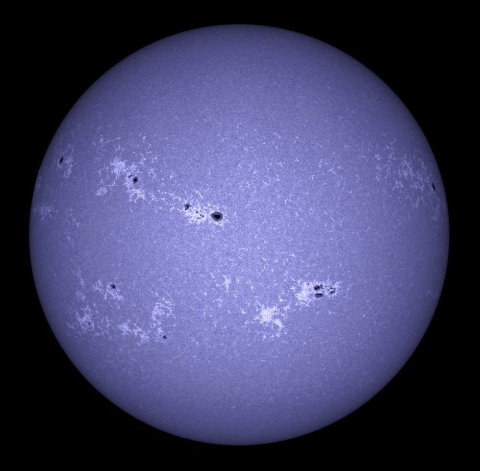 Our Franco Fellah turns in another fantastic shot of #Sol and #sunspot #AR3386 in the center; #CME hurler #AR3380 is bottom right. The yellow is in the G Band - 430nm part of white light; the second is Calcium H 3968.5A. Great detail from #WestportCT on a 72mm APO refractor, 7/30