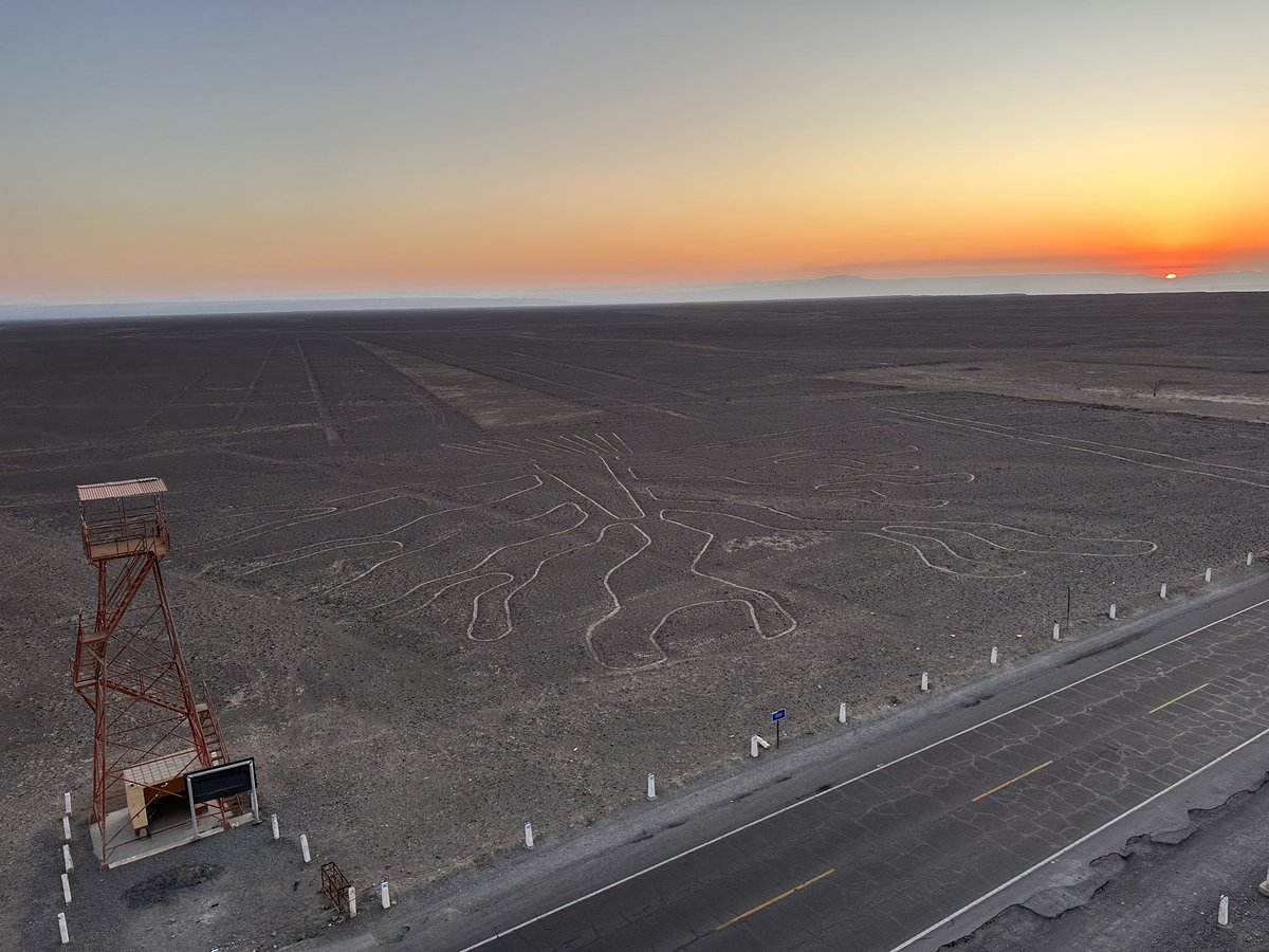 joskeijsper's tweet photo. De eerste (wereldberoemde) Nascalijnen al gezien. Morgen vliegen om de rest te zien! #nasca #nascalijnen #peru https://t.co/eDVwVq0sdH