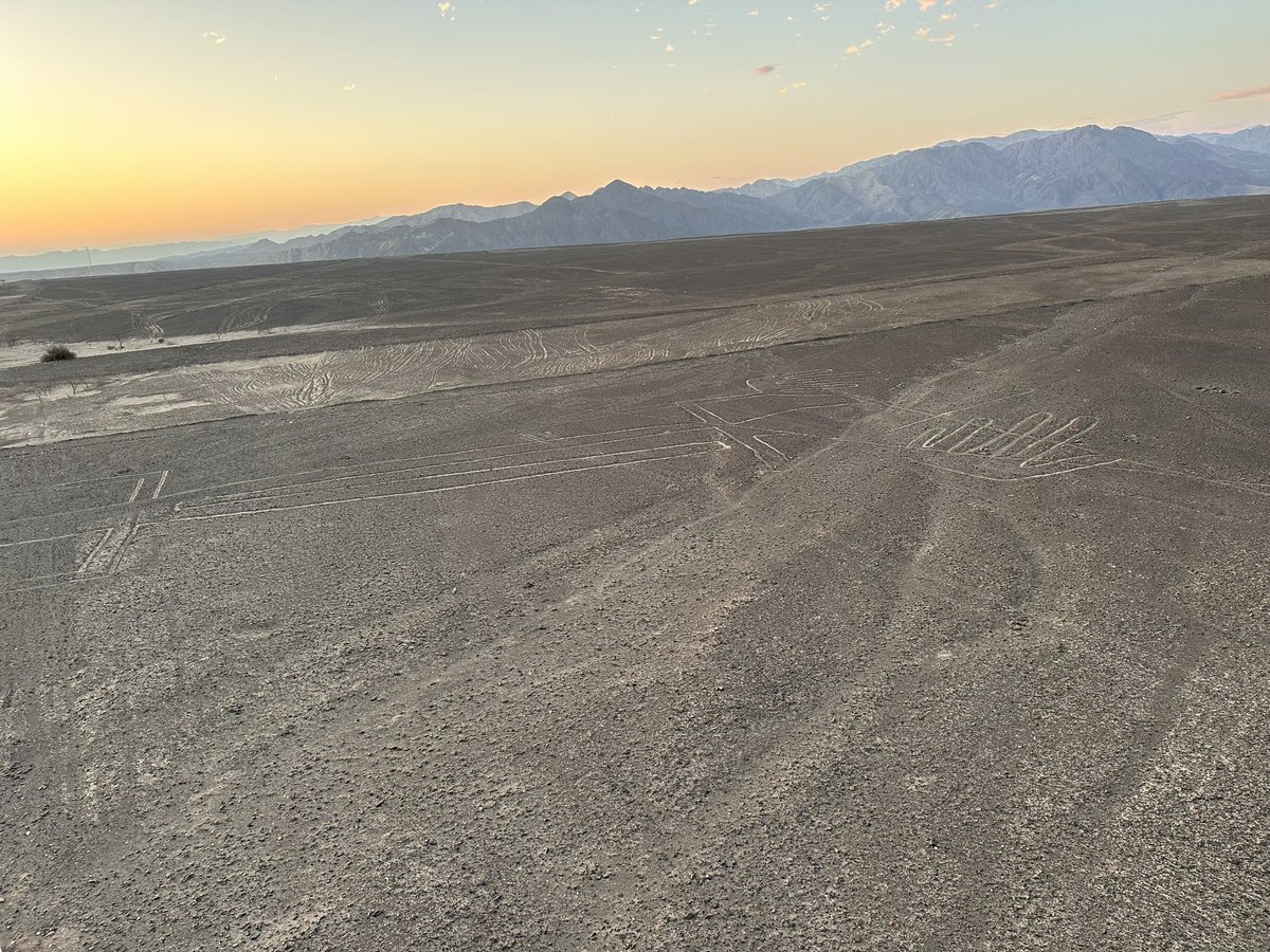 joskeijsper's tweet photo. De eerste (wereldberoemde) Nascalijnen al gezien. Morgen vliegen om de rest te zien! #nasca #nascalijnen #peru https://t.co/eDVwVq0sdH