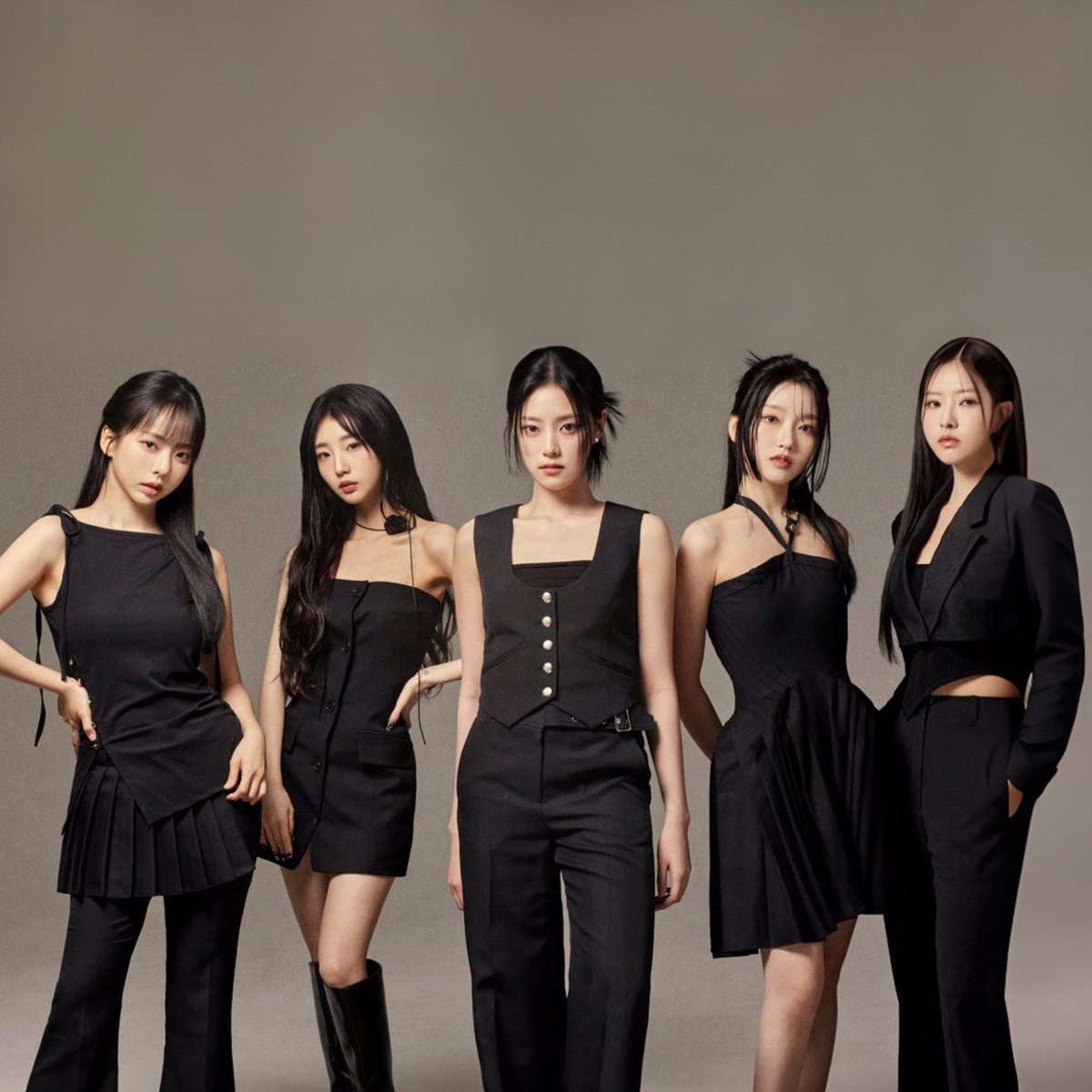 Team Loona tweet media