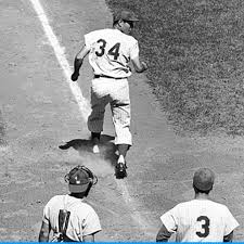 DwayneAddi66321's tweet photo. When Jim Piersall (1929 – 2017) hit his 100thcareer homerun in 1963 – as a member of the New York Mets – he ran around the bases facing backwards. He was released in short order.🤣
#FearStrikesOut #TCMParty https://t.co/ywnsPsreVs