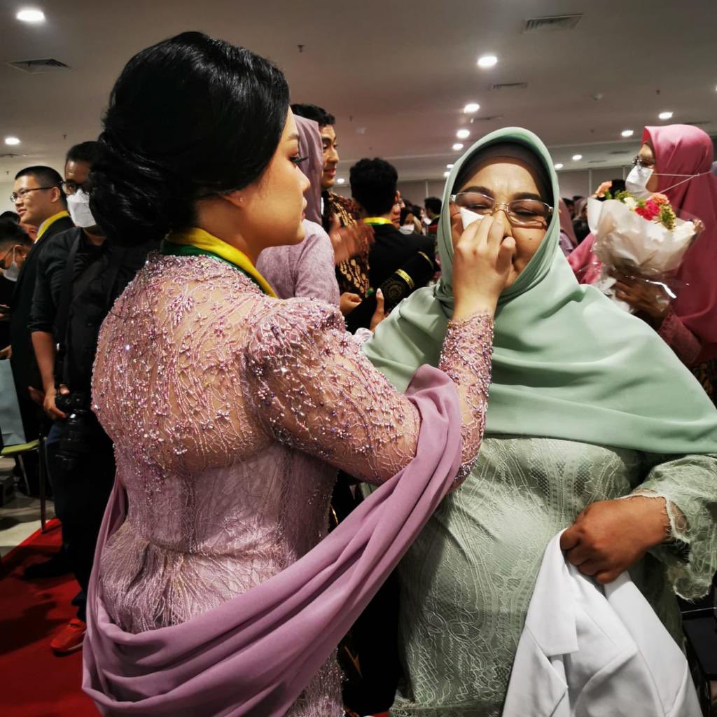 Erlina Burhan (EB) tweet media