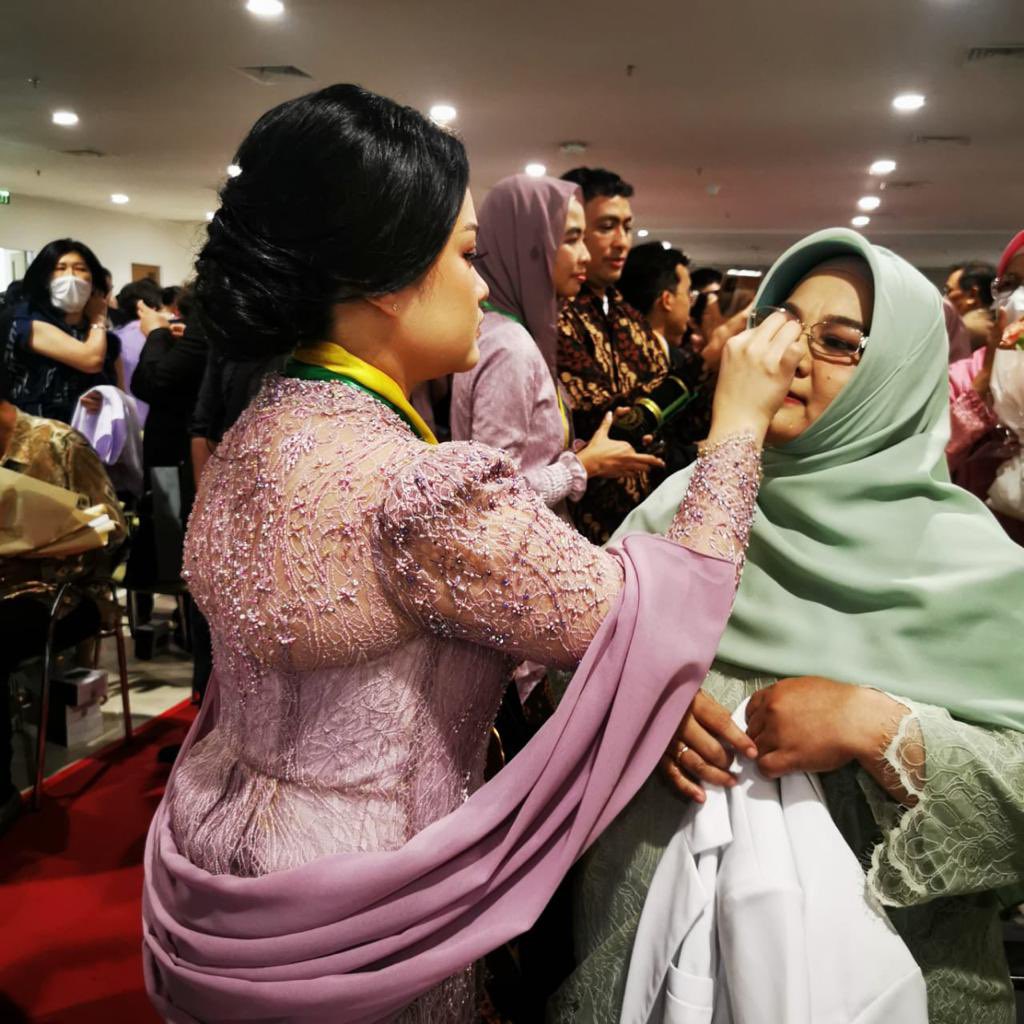 Erlina Burhan (EB) tweet media
