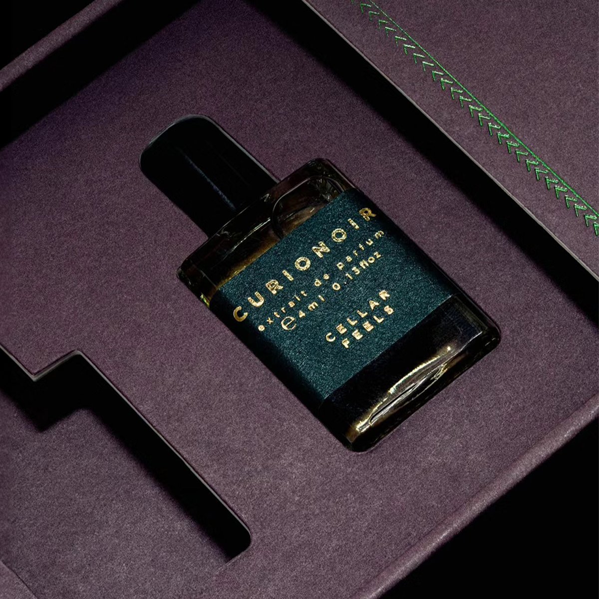 ForestPackage's tweet photo. Elevate your gifting game with our stunning purple rigid boxes featuring exquisite hot foil stamping! 💜📷Perfect for special occasions or luxurious product packaging. Stand out from the crowd with style and sophistication! 
#rigidbox #custombox https://t.co/VZdpCFOBae