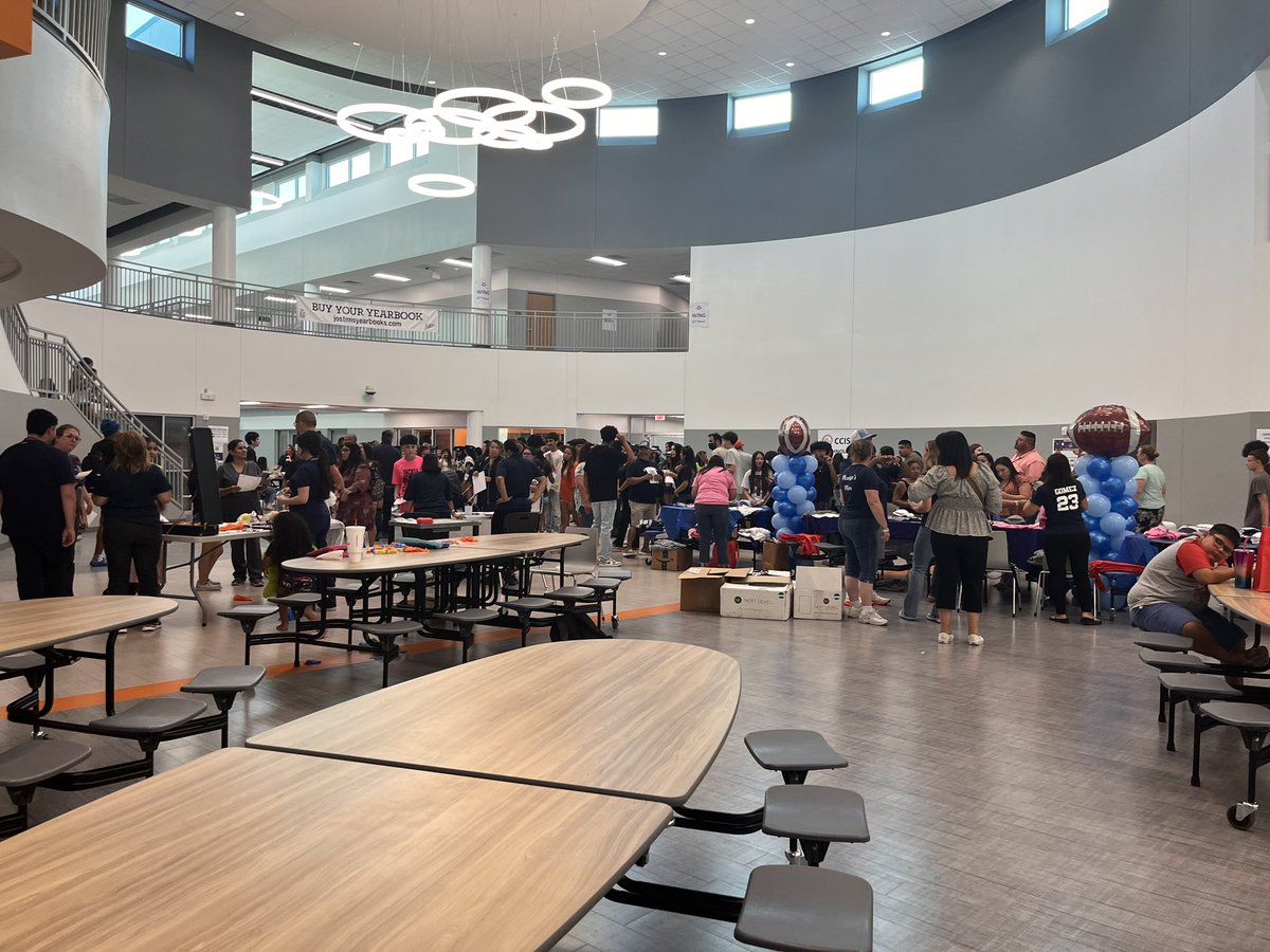 We had an amazing turn out at our Freshman Orientation <a href="/MaryCarrollHigh/">Mary Carroll High School</a>. We are excited to welcome the Class of 2027! 🐅🐅🐅<a href="/Arredondo_CHS/">Robert M. Arredondo</a>